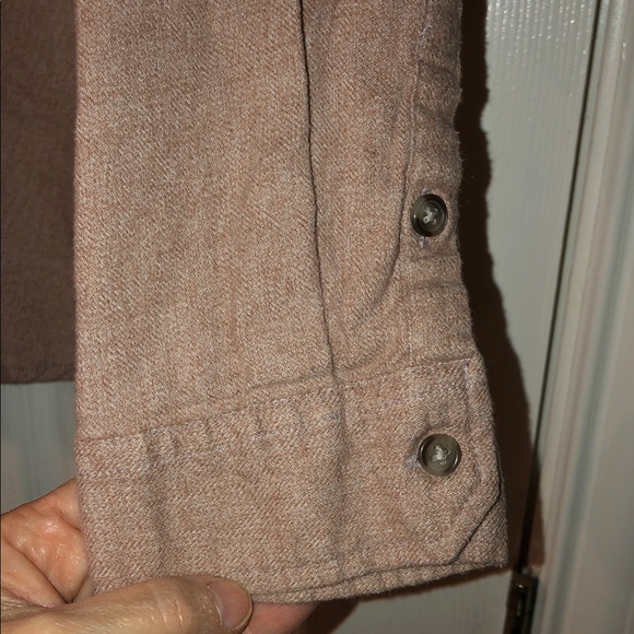 Universal Thread fall button down 🍁 - Picture 3 of 4